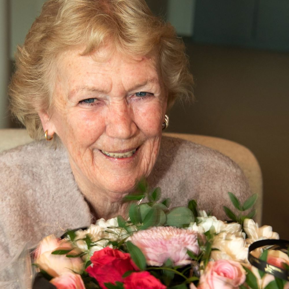 portrett av kvinne, blomster