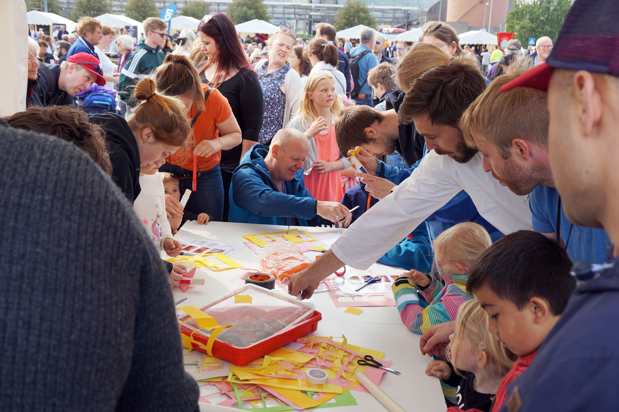 Bilde fra Den store Nabofesten juni 2019. Industriparken feirer 90 år med produksjon. Foto: Siri Krohn-Fagervoll.